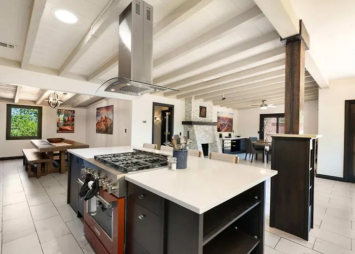 Dry Creek Sunstone 6br Red Rock Views Holiday home *